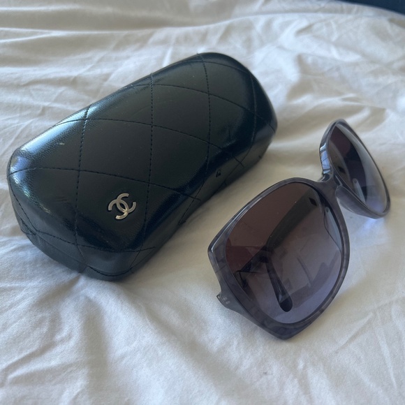 Chanel Interlocking CC Logo  Sunglasses - Picture 1 of 3